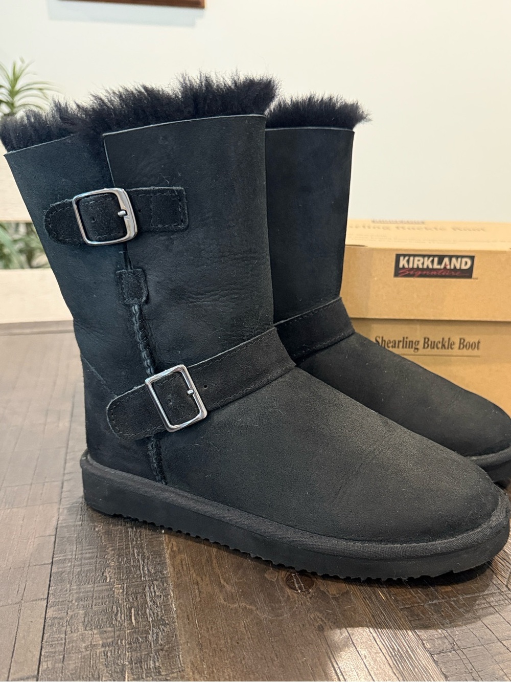 Kirkland’s Black Shearling Buckle Boot Genuine Australian Sheepskin Lightweight